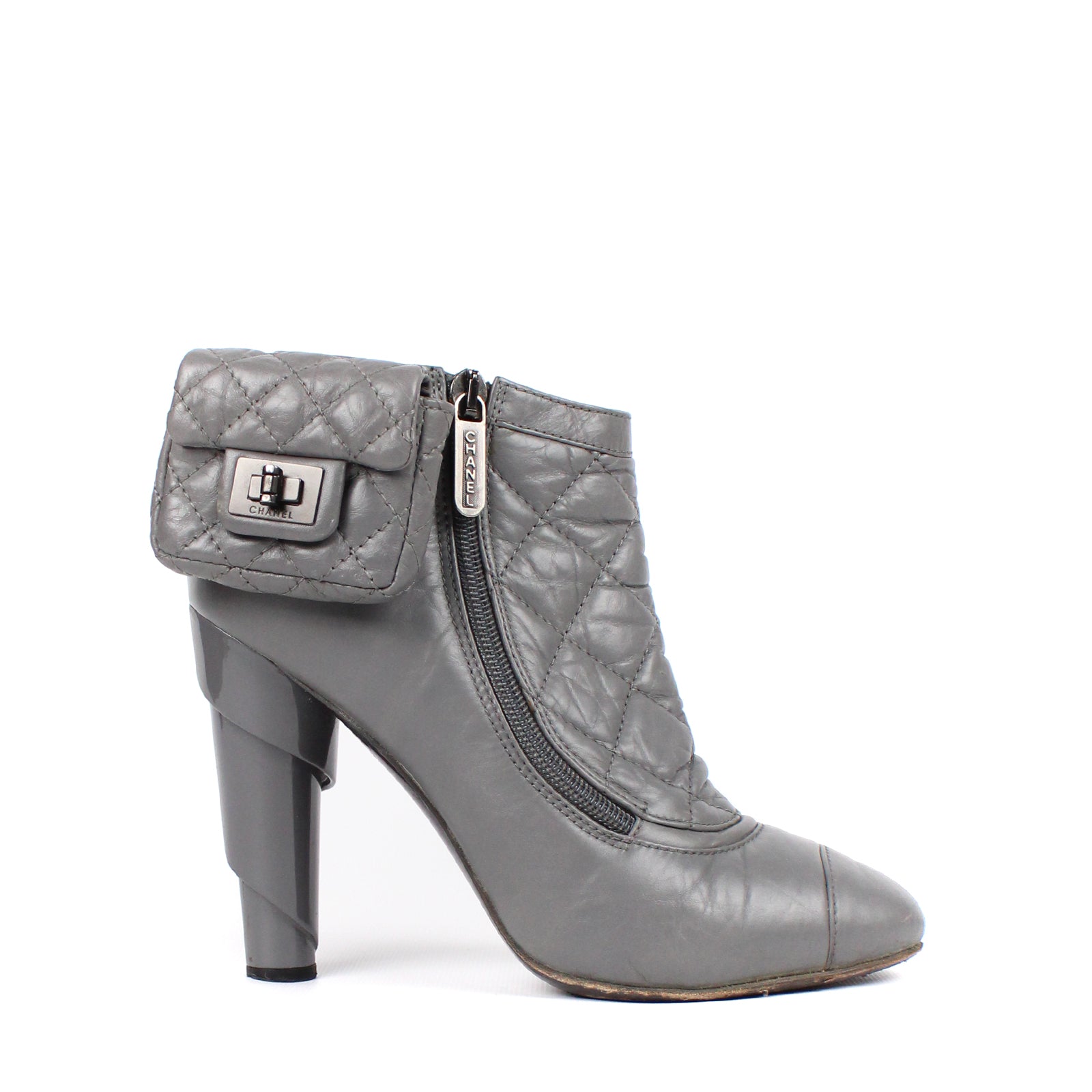 CHANEL - Pumps 2.55 (T38)