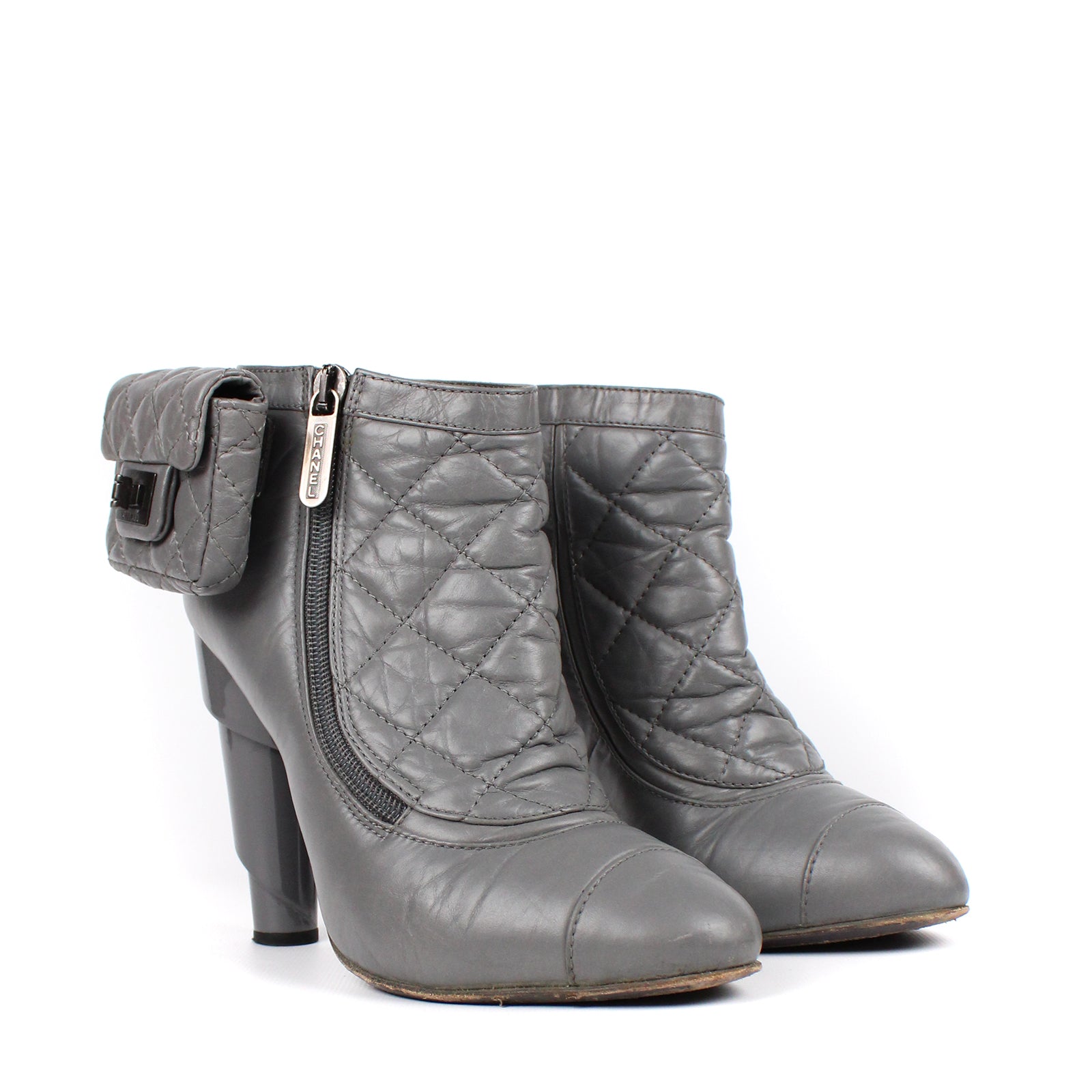 CHANEL - Pumps 2.55 (T38)
